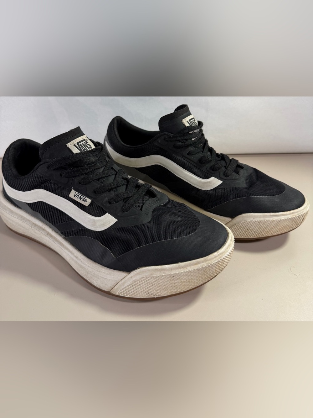 Vans Ultrarange 2.0 RW Black 8.5 Woman’s/ Men’s 7
